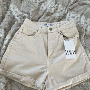 Zara Women's Cream Shorts